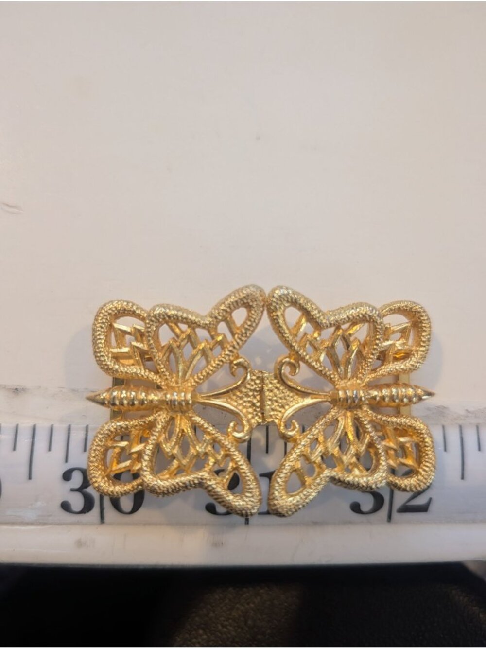 Vintage Mimi Di N Buckle Gold Butterfly Kissing 70s